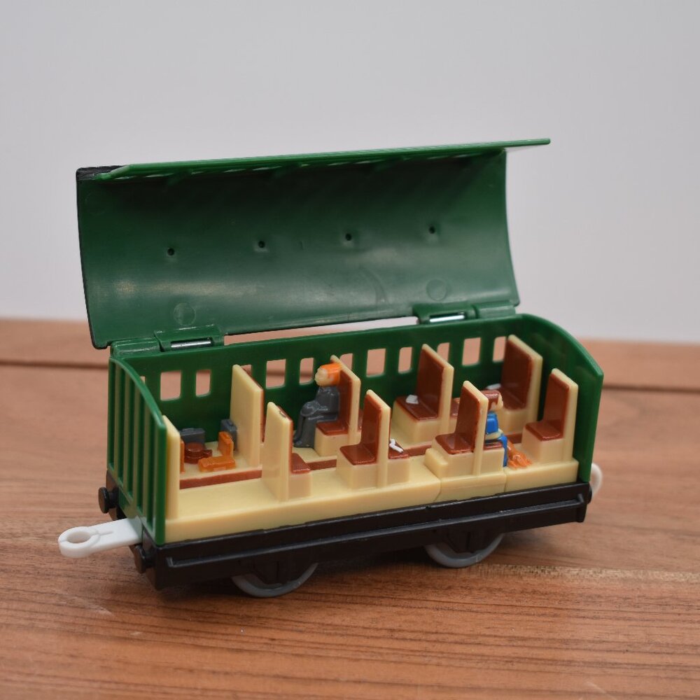 Green Passenger Coach See Inside Open Roof Limited Trackmaster Gullane 2010